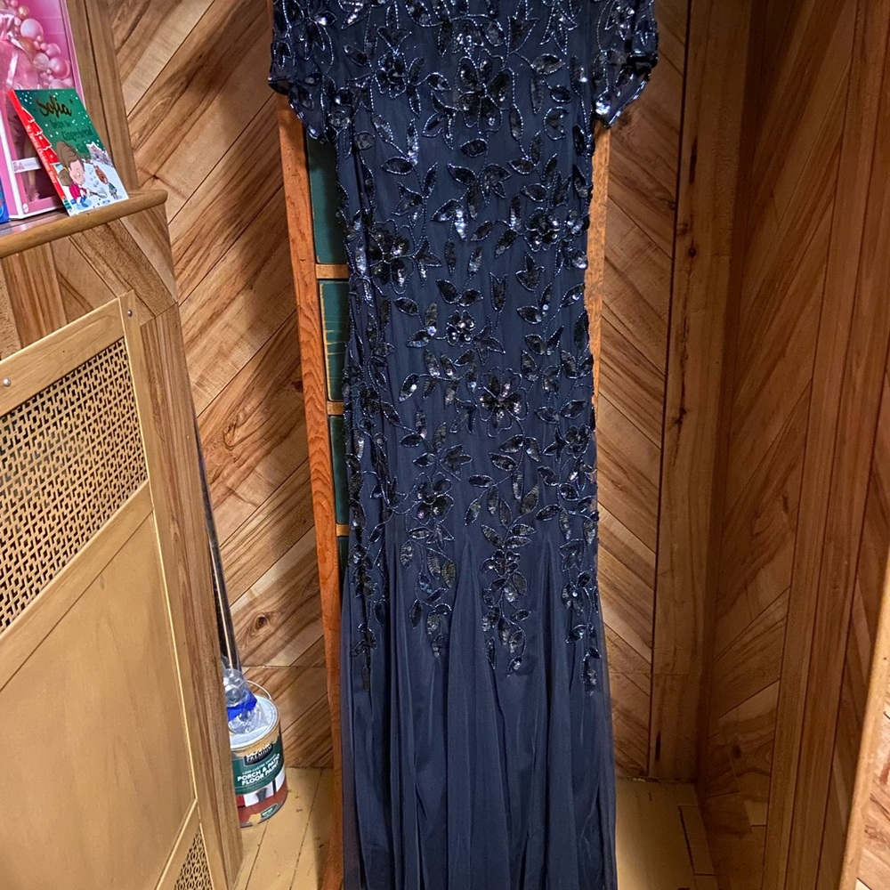 Adrianna Papell Women’s Floral Beaded Special Occasion Gown, Navy, size 8
